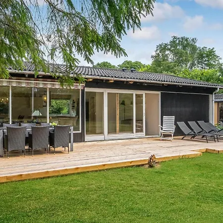 Gorgeous In Jaegerspris With Wifi